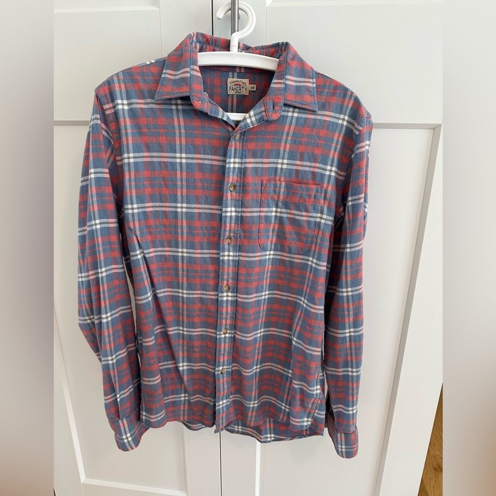 Faherty Men’s plaid button barely worn size Medium